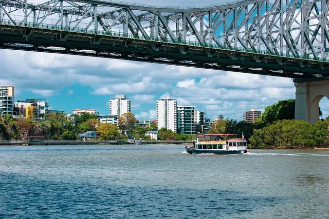 Brisbane Restaurant, view from City Gardens across the Brisbane River