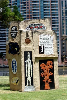 Brisbane Images, kangaroo point monolith