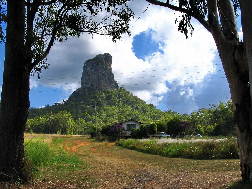 Glasshouse Mountains National Park sights