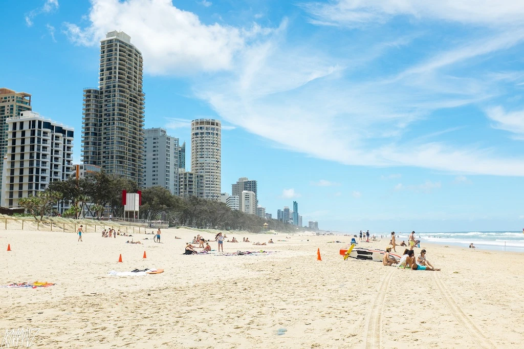 Gold Coast Australia surf school at Coolangatta